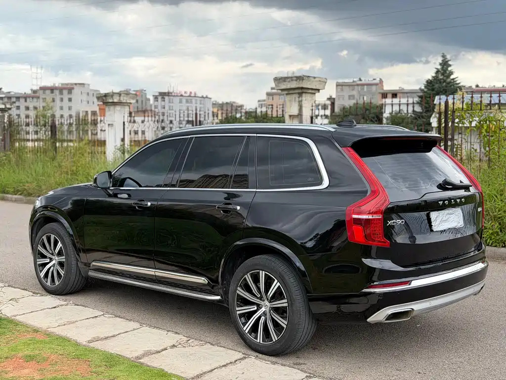 Volvo XC90 2021 B6 Luxury 7 мест