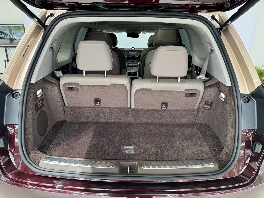 AITO ASK THE WORLD M9