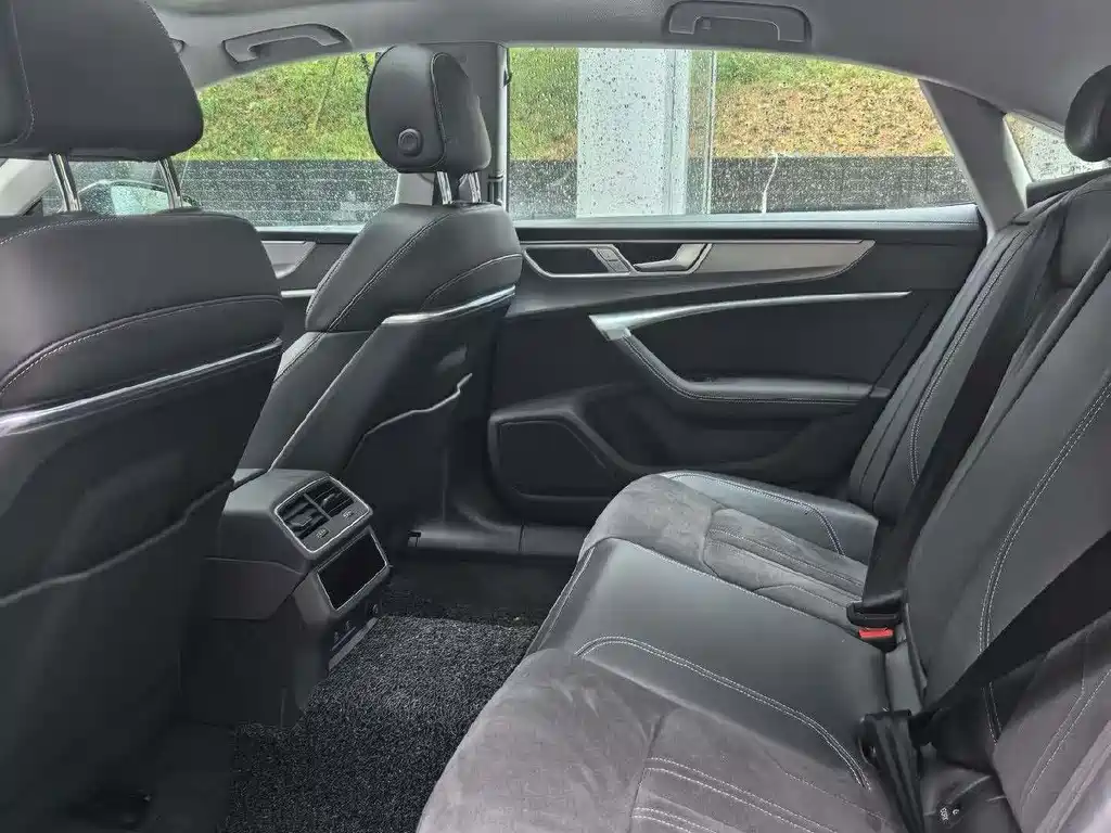 Audi A7L 2024 45TFSI S-line
