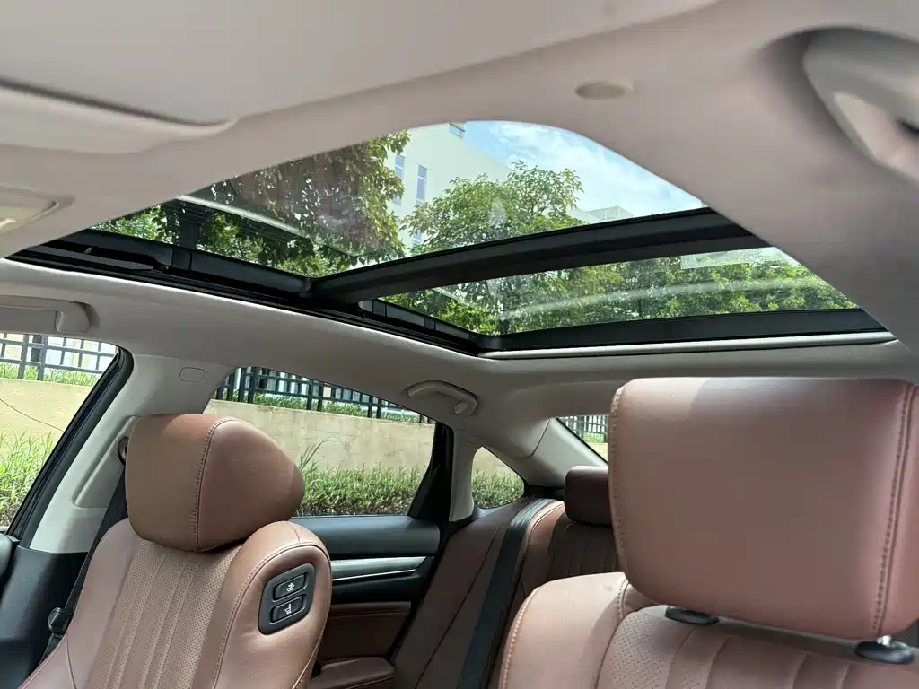 Honda Inspire 2019 Sharp Hybrid 2.0L Pure Fashion Edition China VI