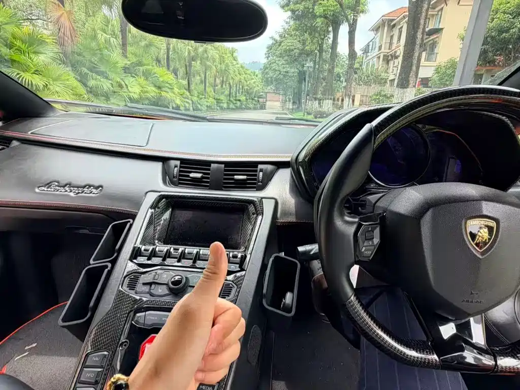 Lamborghini Aventador 2011 LP 700-4