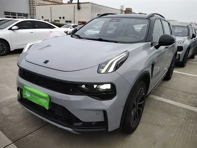 2023 Lynk & Co 01