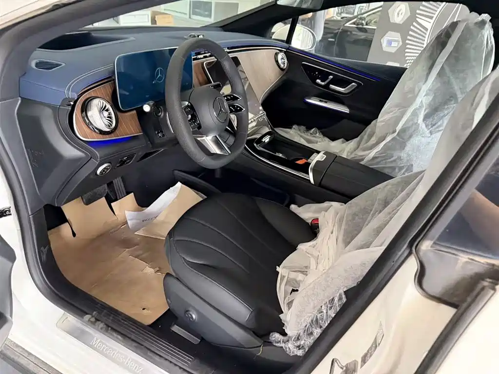 Mercedes-Benz EQE 2025 500 4MATIC Luxury