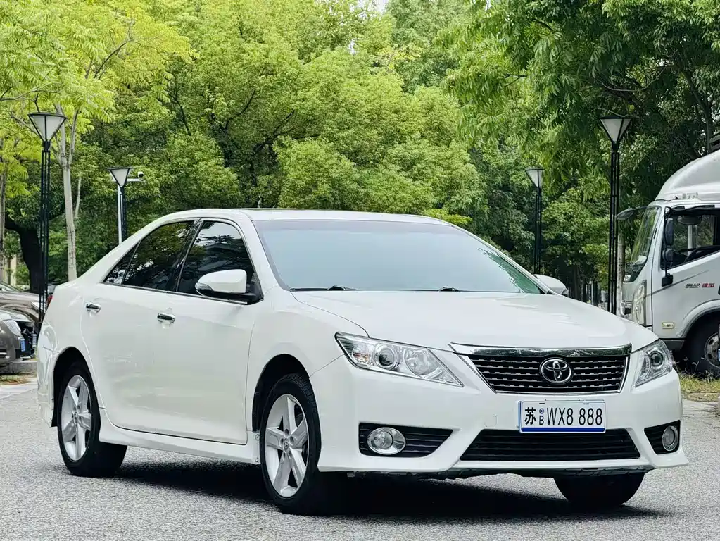 Toyota Camry — миниатюра 3