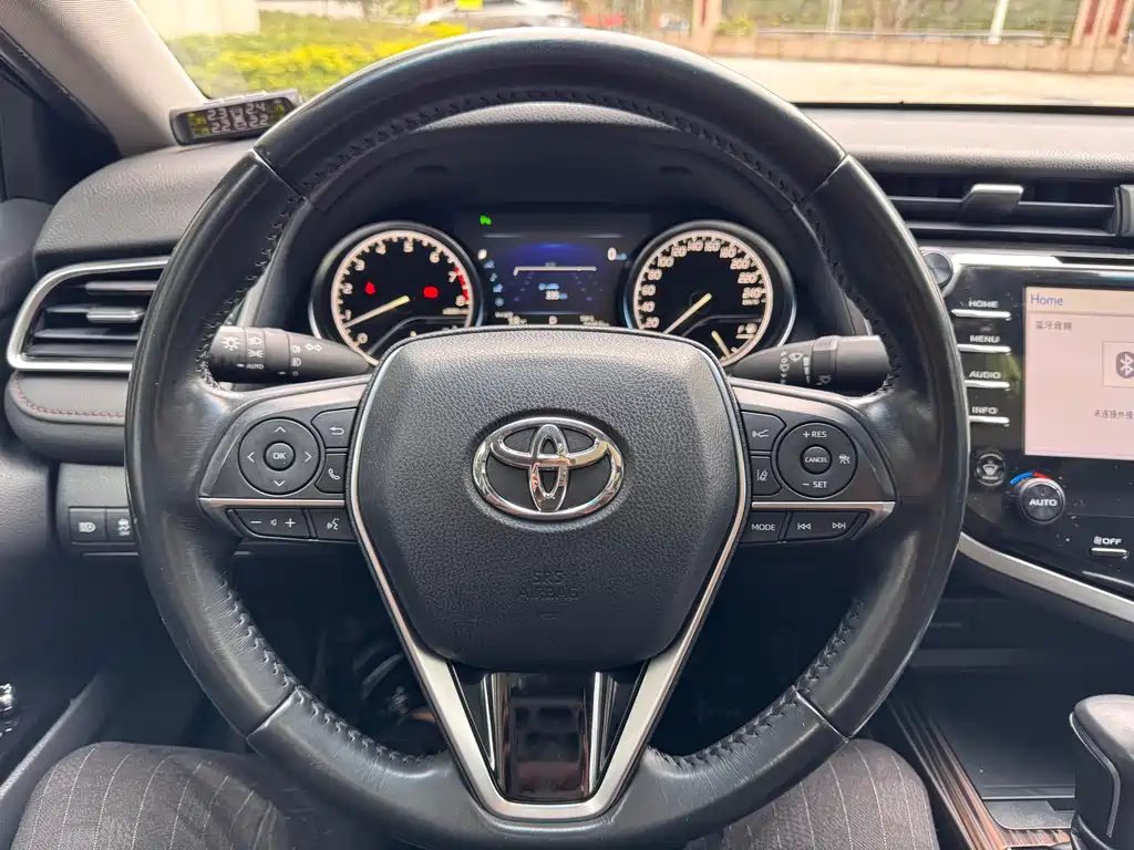 TOYOTA CAMRY