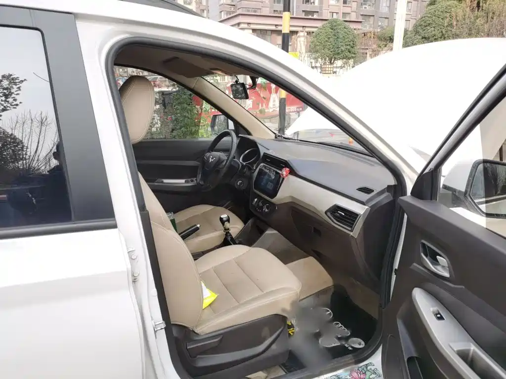 Wuling Hongguang — миниатюра 20