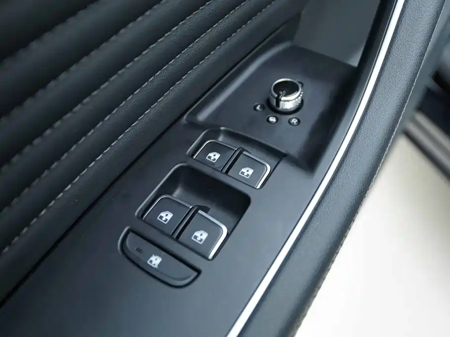 Hongqi Hongqi HS5 — миниатюра 10