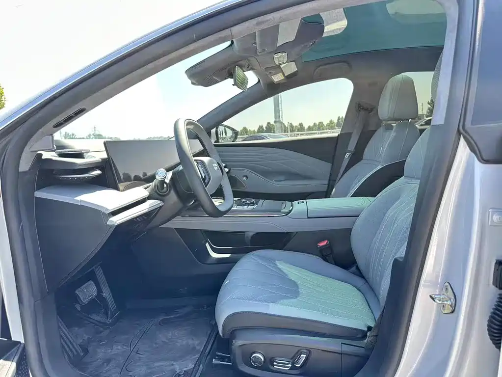 Geely Galaxy Galaxy E8 E8 2025 700km Smart Drive