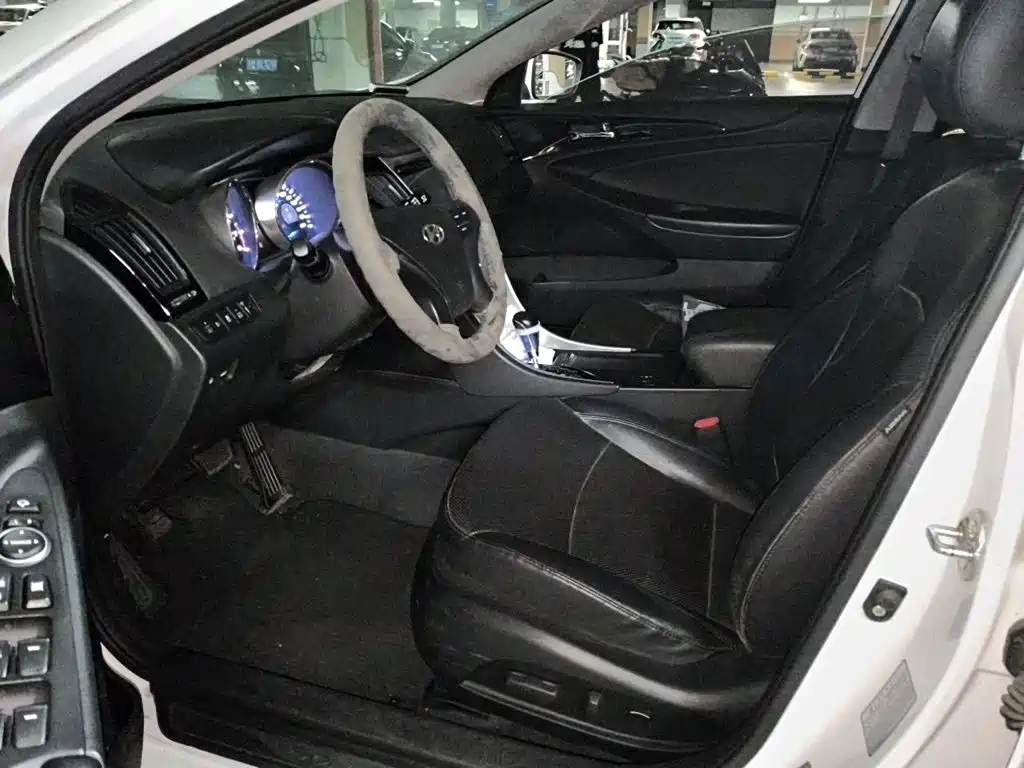 Hyundai Sonata — миниатюра 14