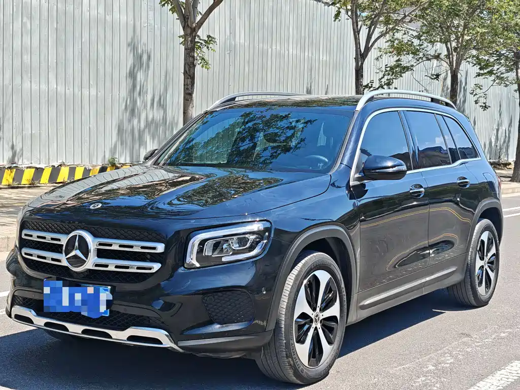 MERCEDES-BENZ  GLB