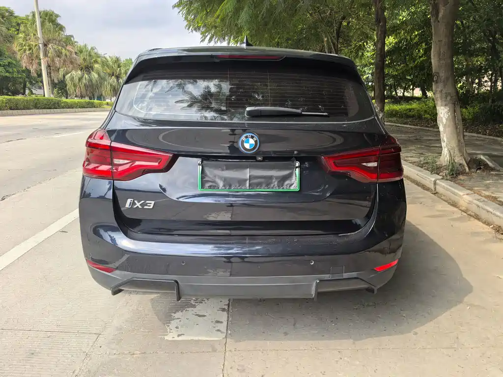 BMW iX3 — миниатюра 8