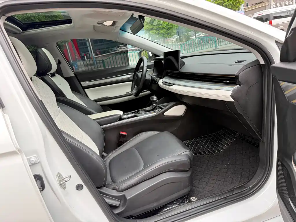 Geely Emgrand L 1.4T CVT Flagship Type, фото 9