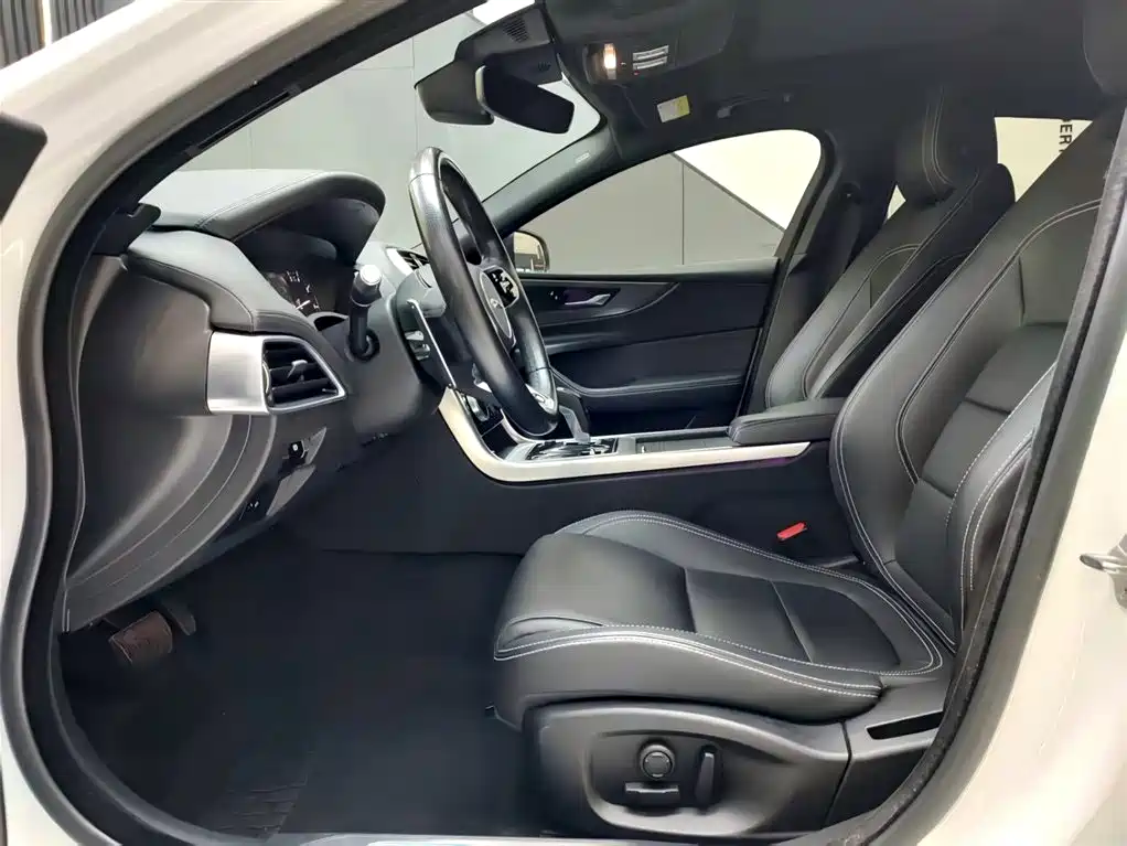 Jaguar XEL 2020 2.0T 200PS R-DYNAMIC S Sport