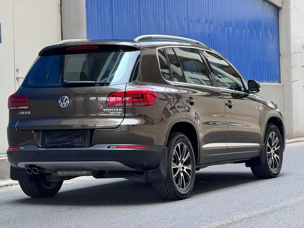 Volkswagen Tiguan 2015 1.8TSI AT Luxury