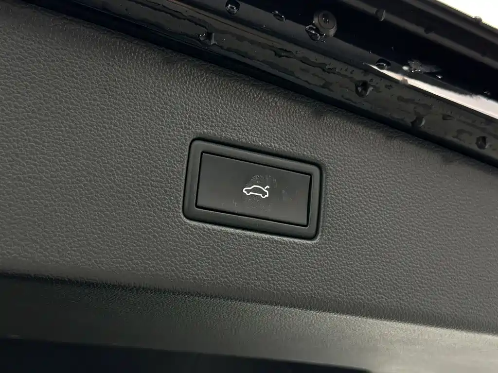 Volkswagen Tiguan L PHEV — миниатюра 24