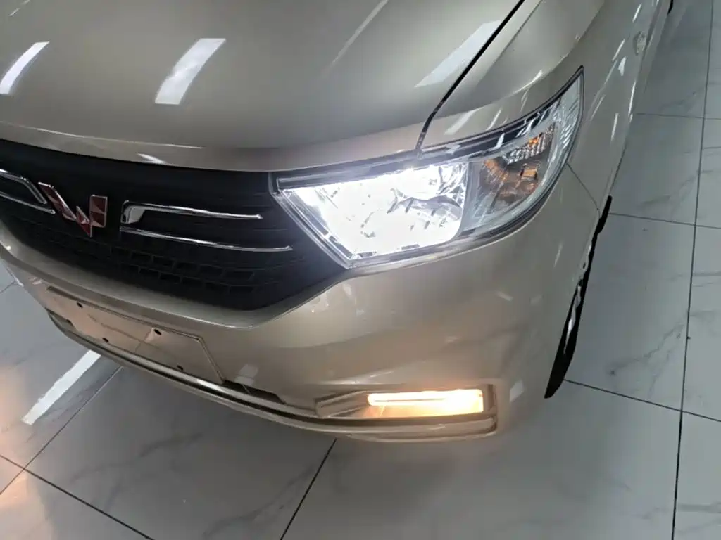 Wuling Hongguang V — миниатюра 24