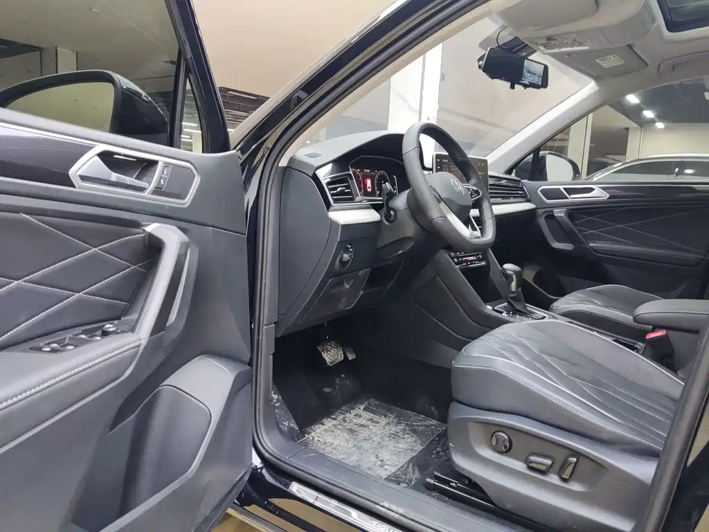 Volkswagen Tiguan L L 2023 280TSI AT
