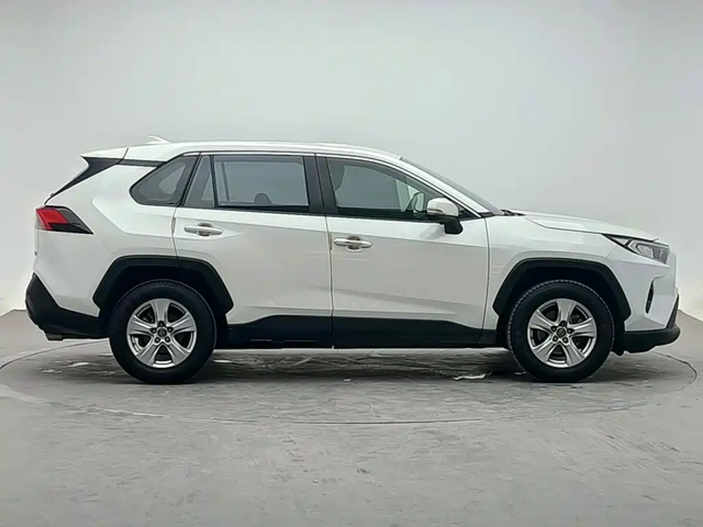 Toyota RAV4 — миниатюра 4