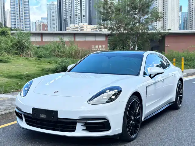 PORSCHE PANAMERA 2019