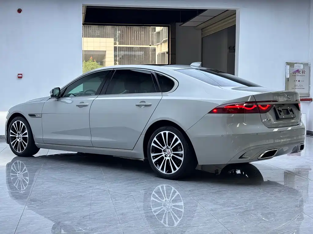 Jaguar XFL — миниатюра 19