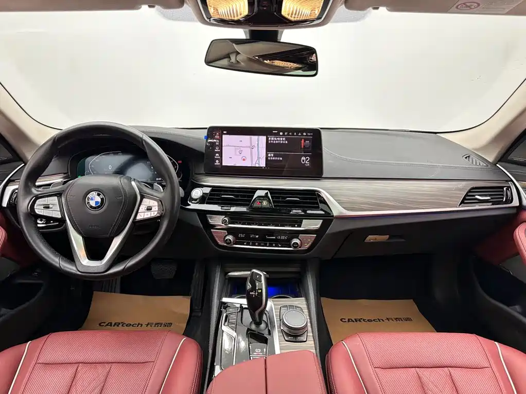 BMW 5 Series — миниатюра 10