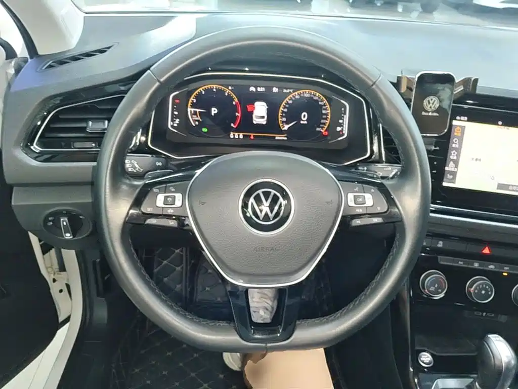 Volkswagen T-Roc — миниатюра 11