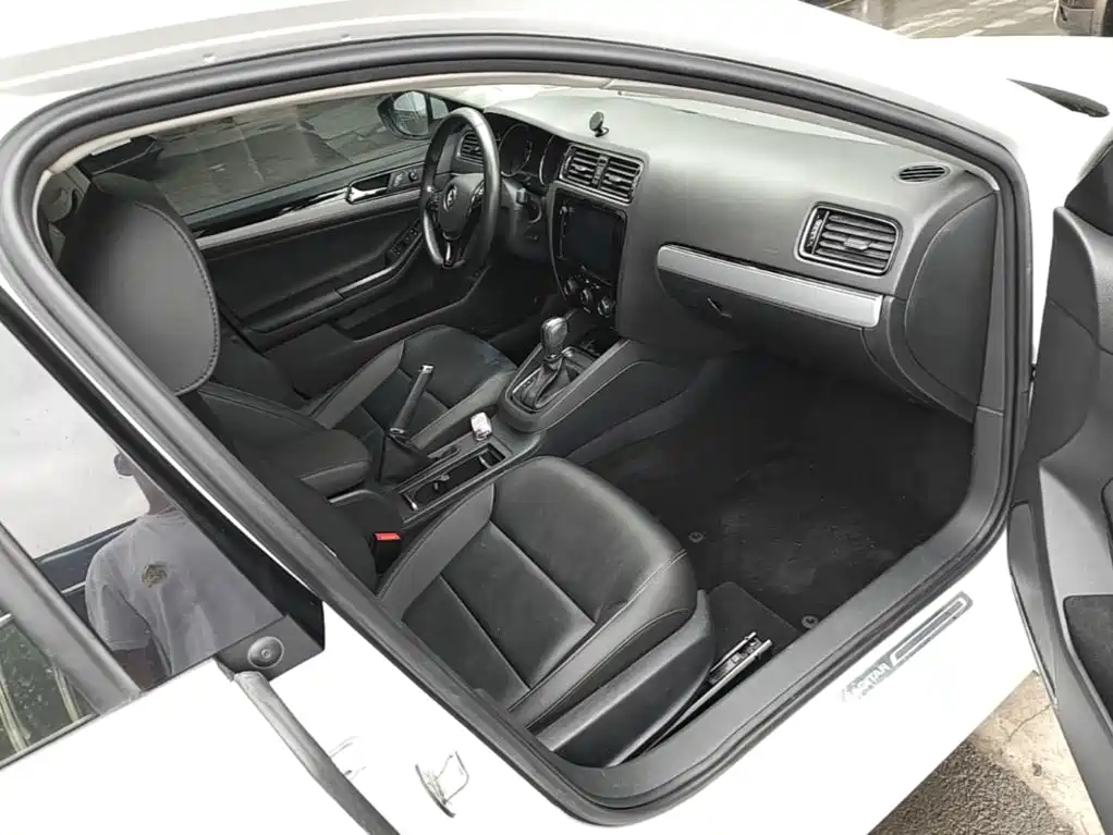 Volkswagen Sagitar — миниатюра 25