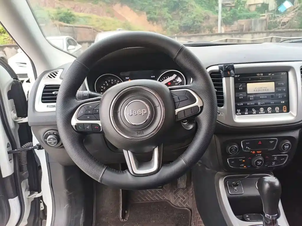 Jeep Compass — миниатюра 11