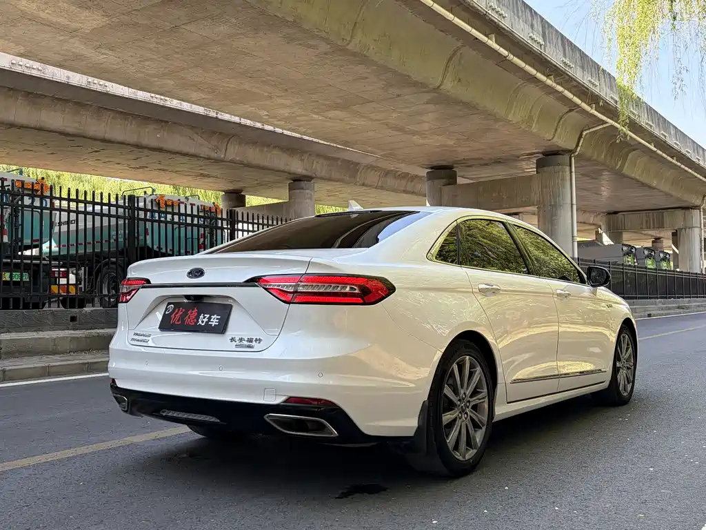 Ford Taurus EcoBoost 245 Premium Edition, фото 5