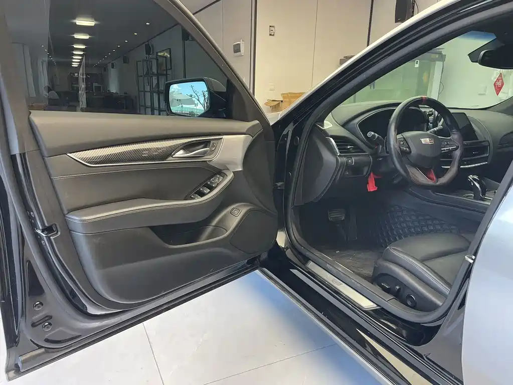 Cadillac CT5 — миниатюра 3