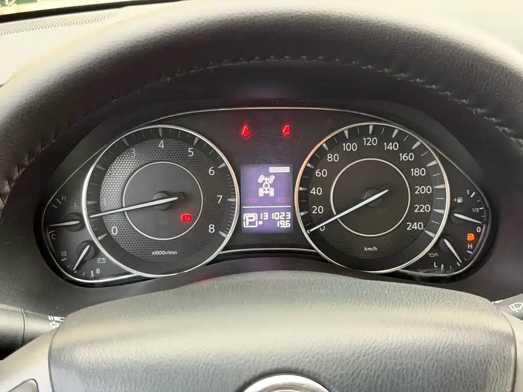 Nissan Patrol — миниатюра 7