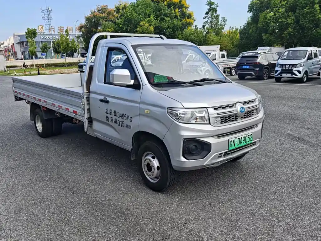 Ruichi 瑞驰新能源ED71 — миниатюра 3