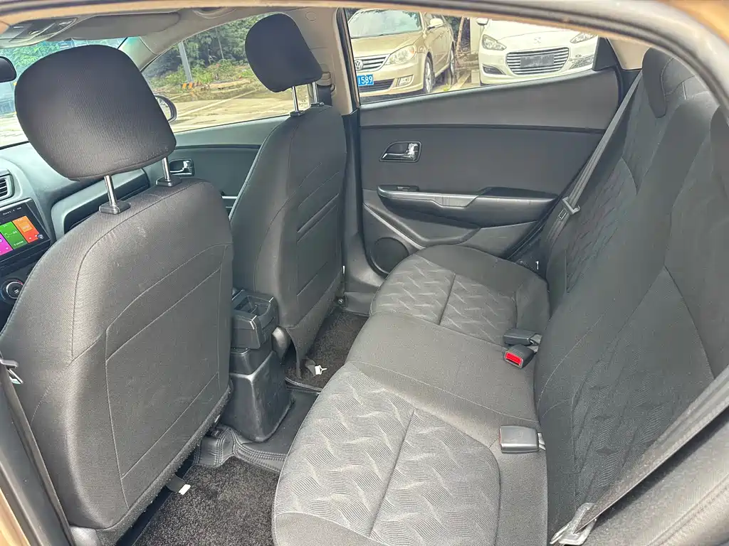 Kia K2 2011 1.4L AT GLS