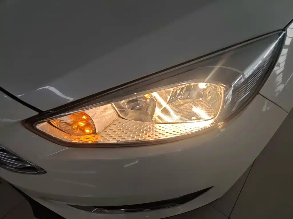Ford Focus — миниатюра 24
