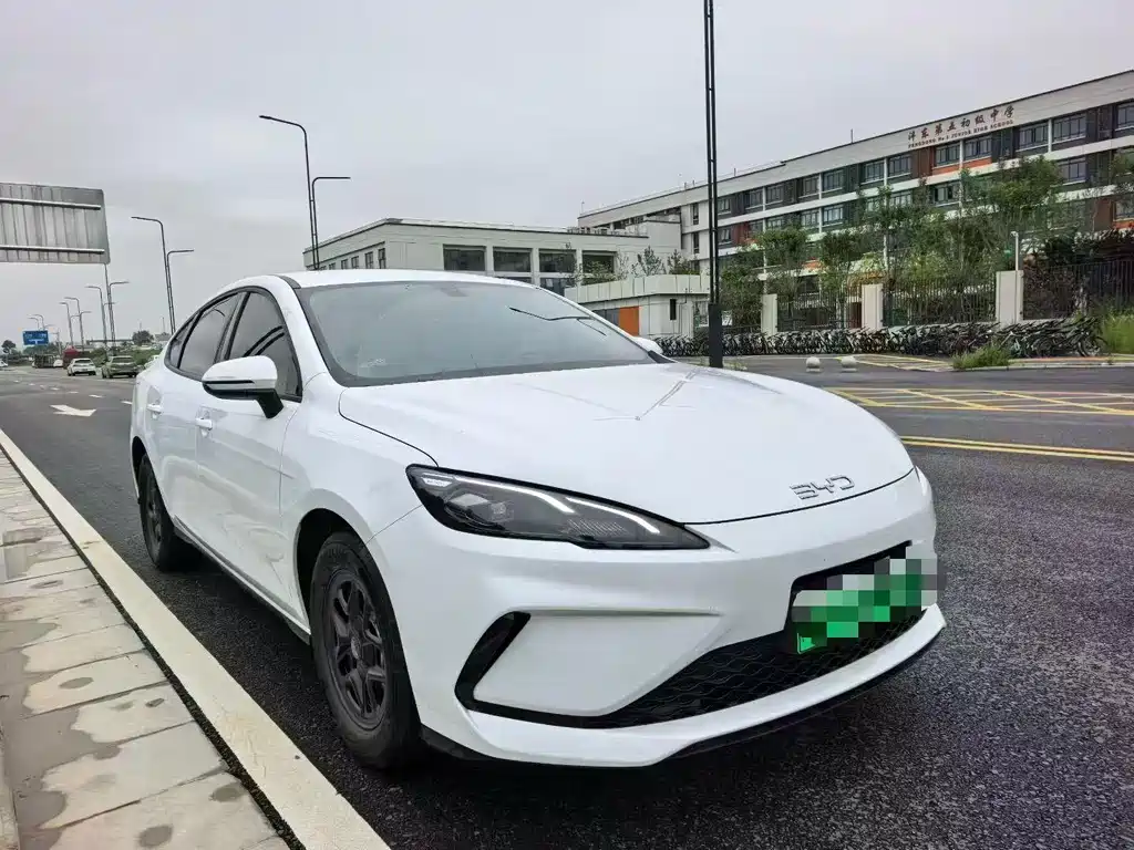 BYD Seal 05 DM-i — миниатюра 3