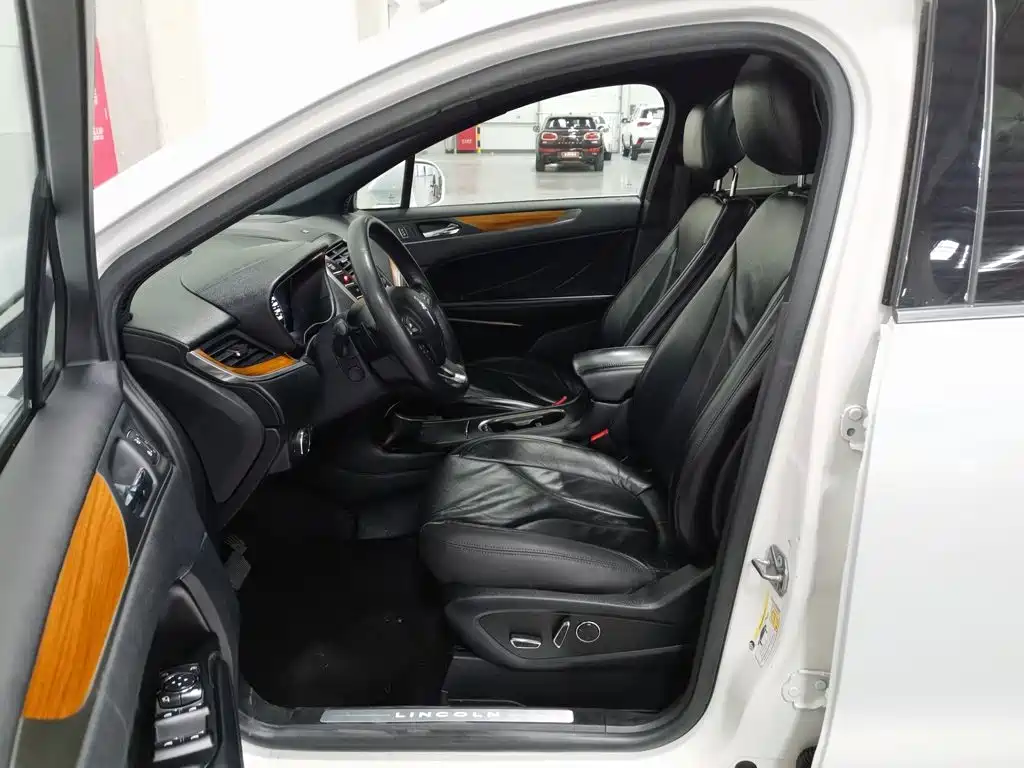 Lincoln MKC — миниатюра 10