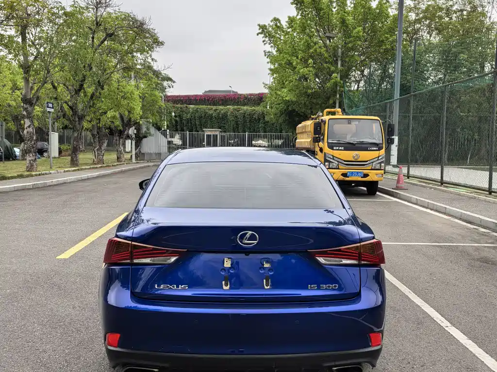Lexus IS 2017 300 F SPORT