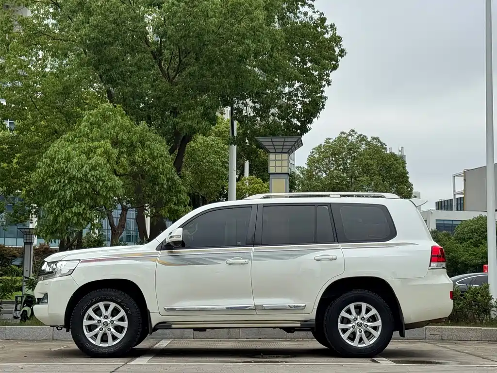 Toyota Land Cruiser 2016 4.0L AT