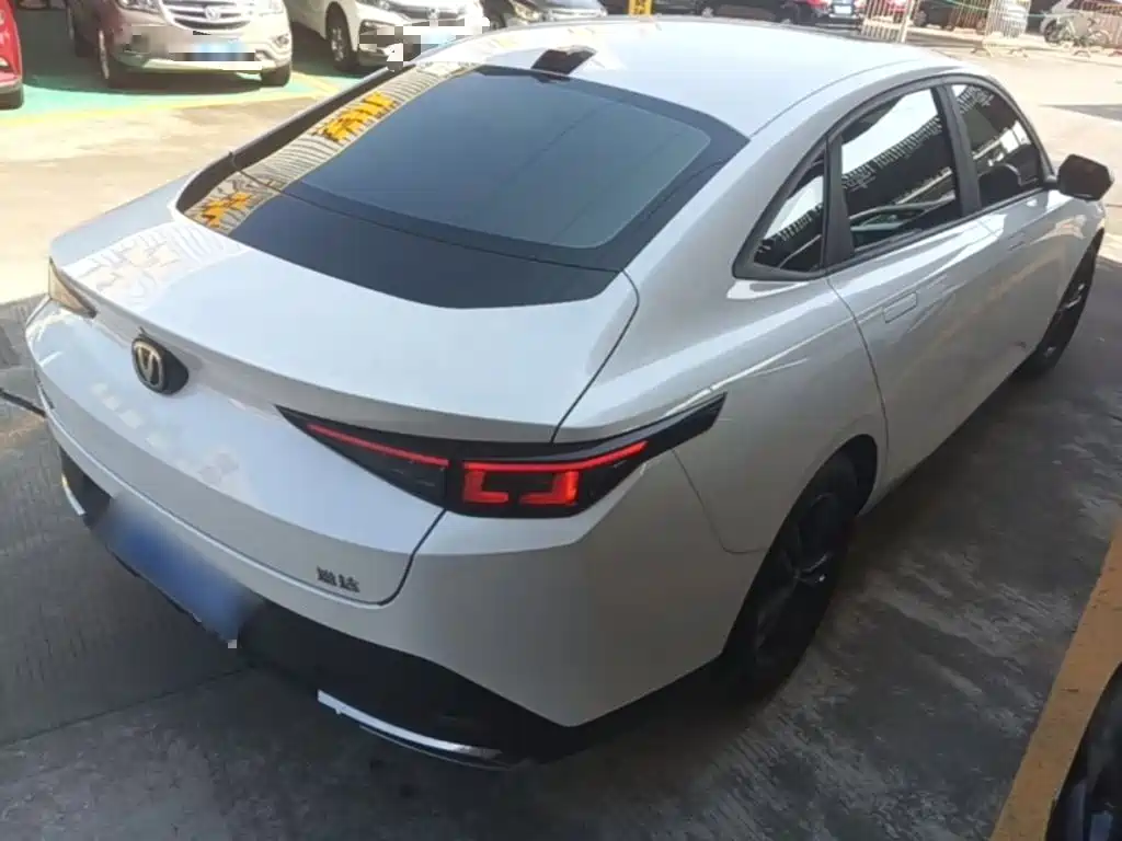 Changan Yida — миниатюра 7