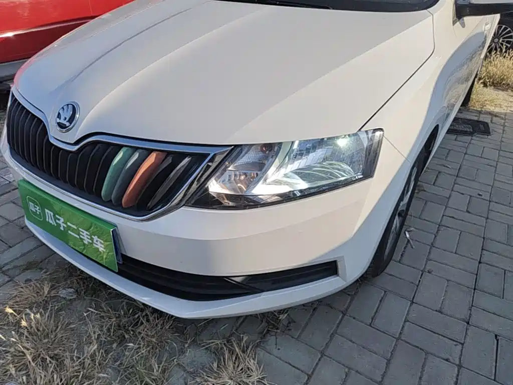 Skoda Rapid Spaceback — миниатюра 24