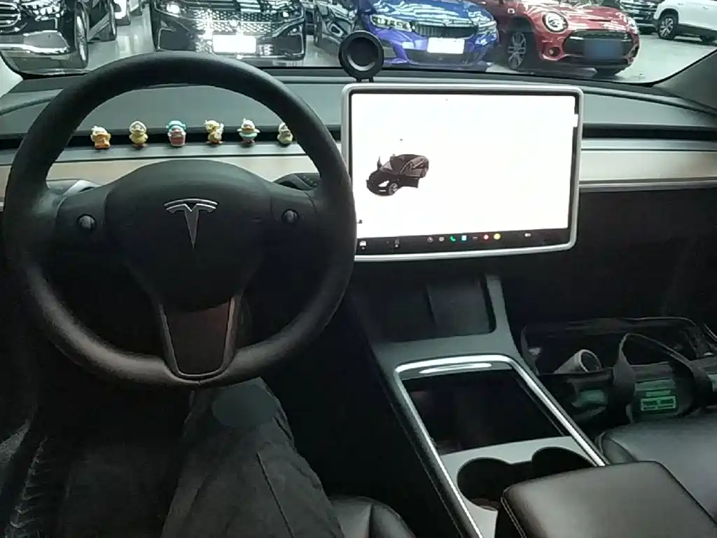Tesla Model 3 — миниатюра 10