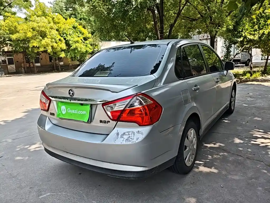 Venucia D50 2014 1.6L MT