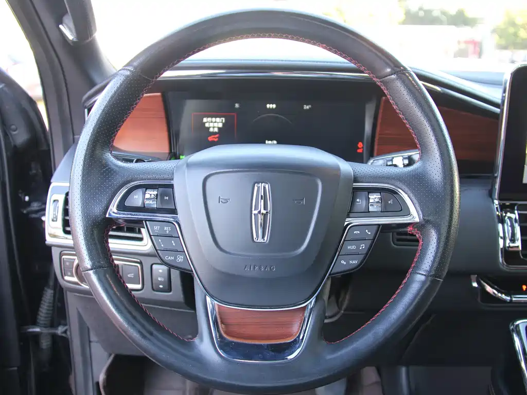 Lincoln Navigator — миниатюра 21