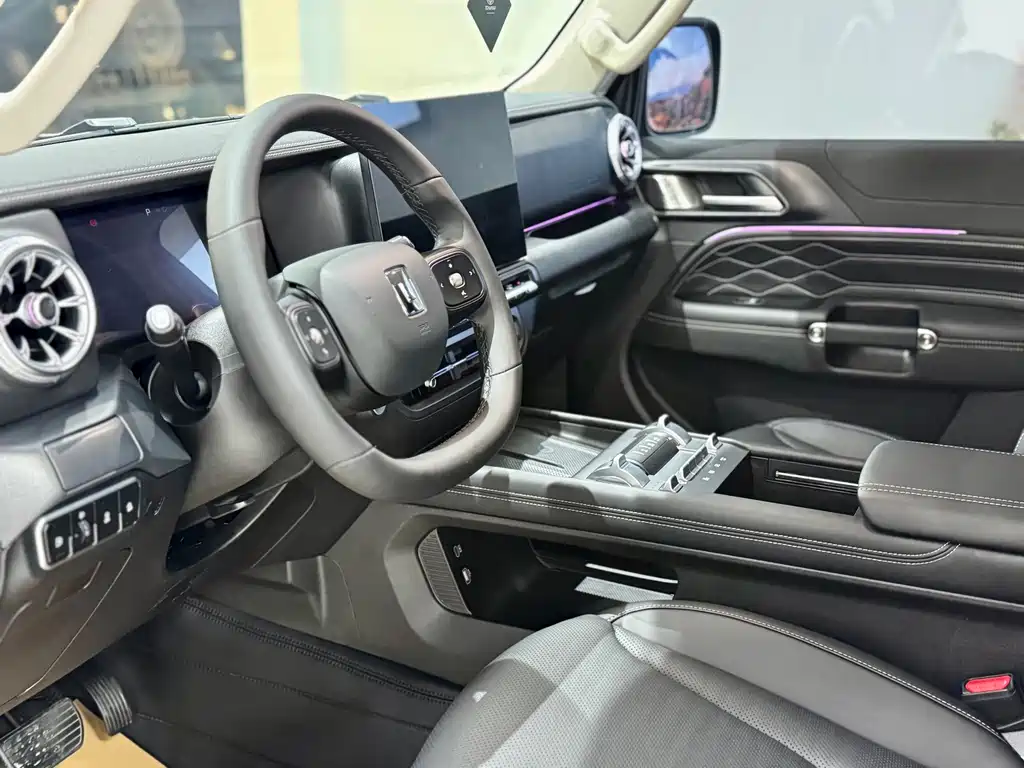 TANK TANK 300 NEW ENERGY