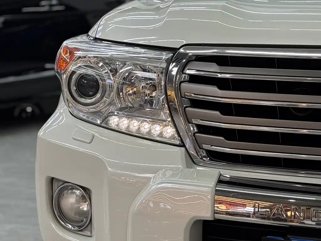 Toyota Land Cruiser 2014 5.7L