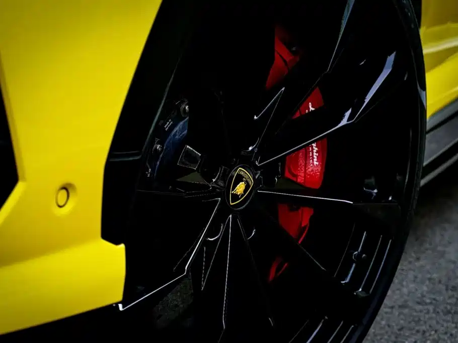 Lamborghini Urus — миниатюра 8