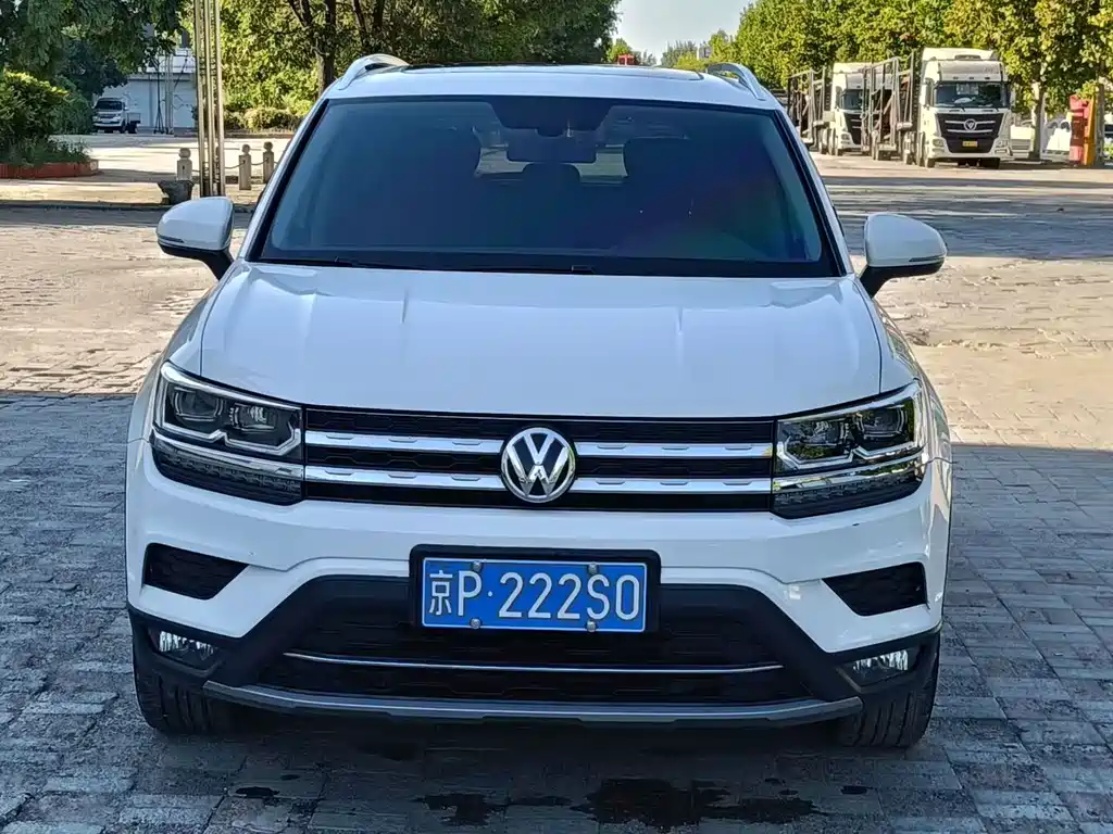 Volkswagen Tharu — миниатюра 2