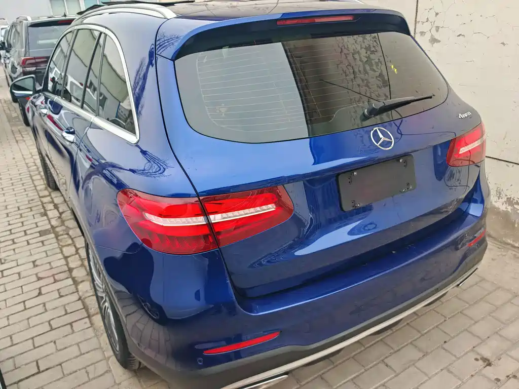 MERCEDES-BENZ GLC