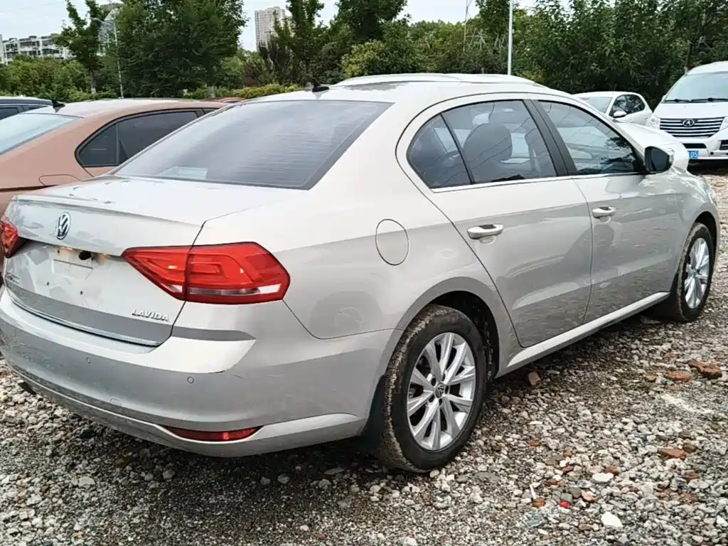 Volkswagen Lavida — миниатюра 7