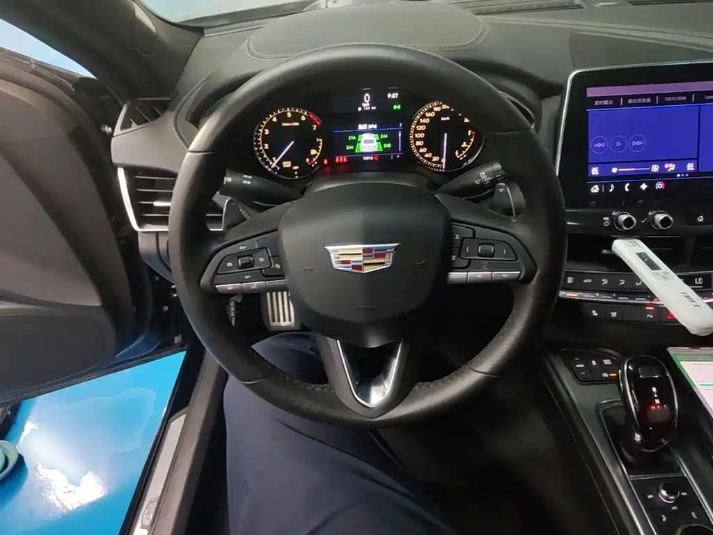 Cadillac CT5 — миниатюра 11